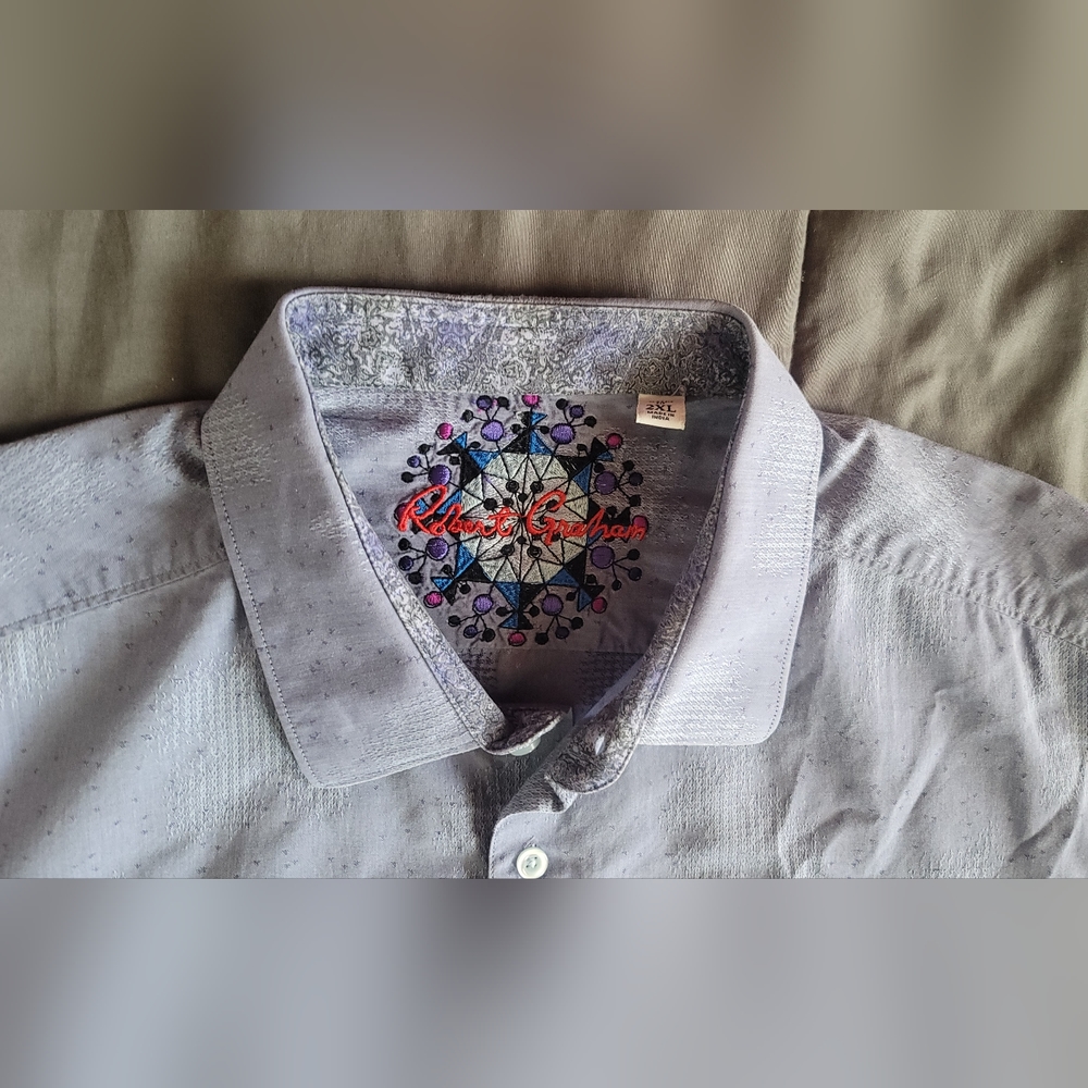 Styling Robert Graham 2xl l/s shirt. 26x31